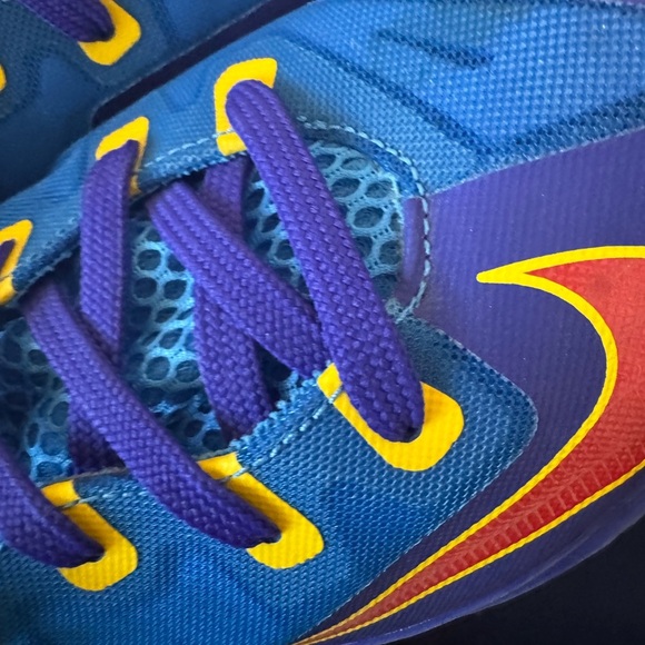 Nike Air Max XI Low GS Superman Blue, Red, Yellow; 2014 Size 6 Youth Womens 7.5 - Picture 14 of 16